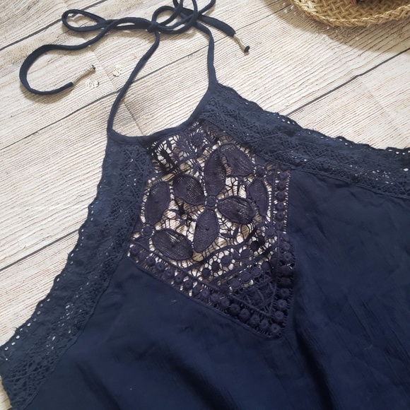 AMERICAN EAGLE floral lace pompom hem romper - Picture 5 of 8